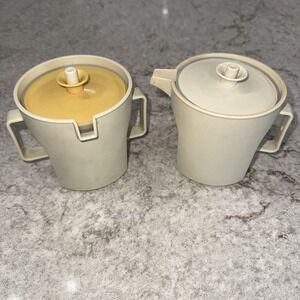 Vintage Tupperware Sugar & Creamer set 1415-14 & 1414-6 Push-In Lids 3.5" Read